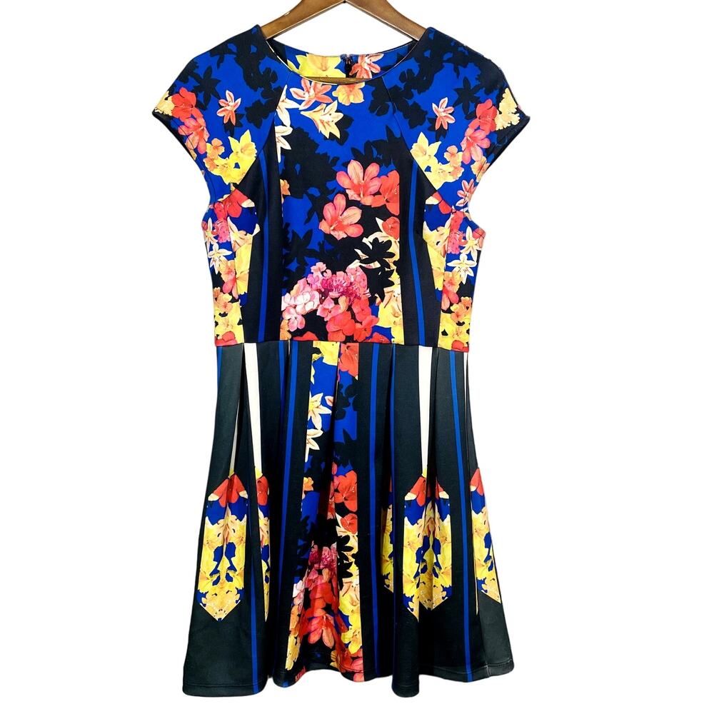 Romeo & Juliet Couture Scuba Floral Fit & Flare Dress Casual Knit - M